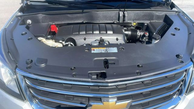 2017 Chevrolet Traverse - Image 21