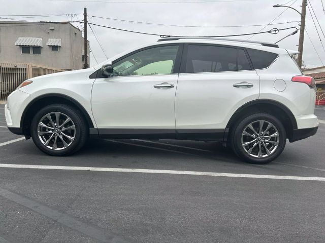 Image 4 of 2018 TOYOTA RAV4