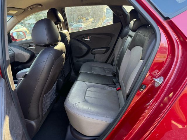 2012 Hyundai Tucson - Image 15