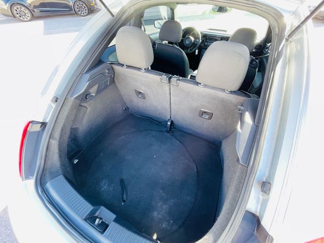 2014 Volkswagen Beetle - Image 16