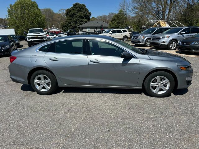 2024 Chevrolet Malibu - Image 4