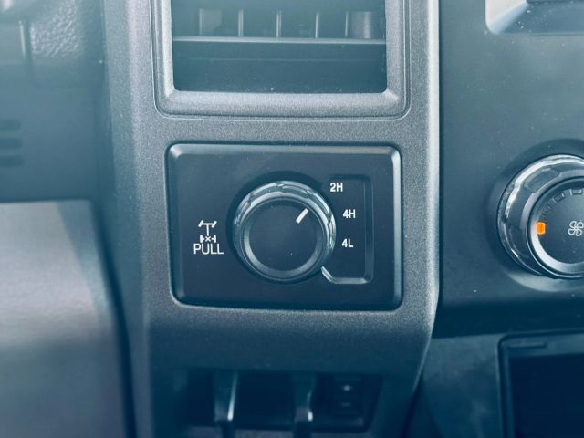 2019 Ford F250 Super Duty Crew Cab - Image 18
