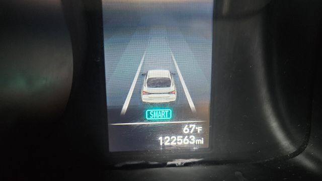 2021 Hyundai Elantra - Image 29