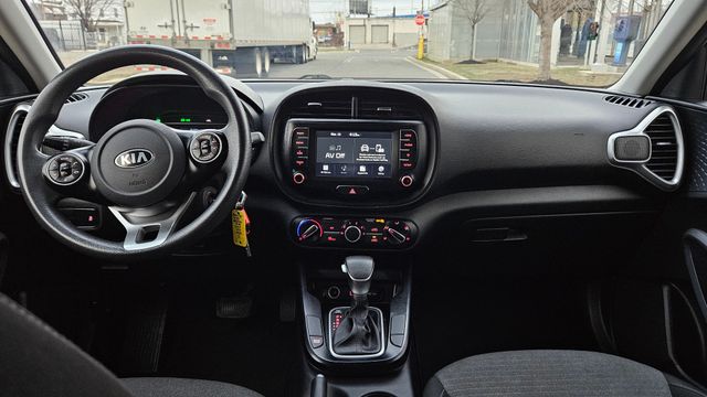 2020 Kia Soul - Image 25