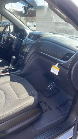 2017 Chevrolet Traverse - Image 18
