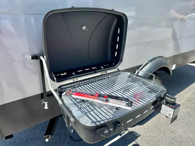 2023 Coachmen Clipper Express - Image 13
