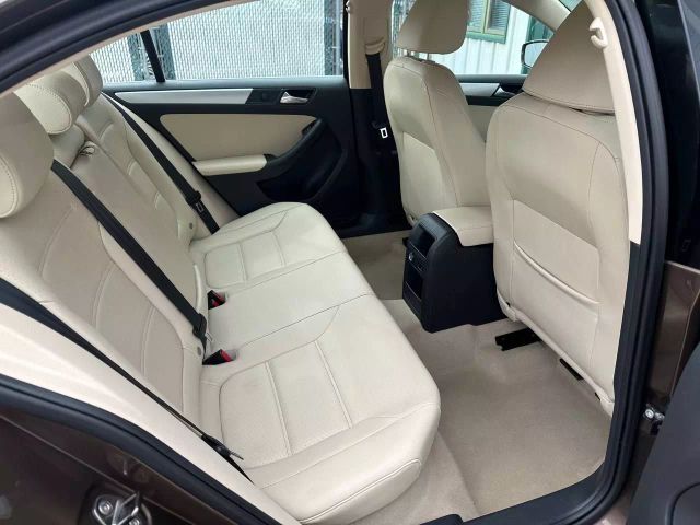2014 Volkswagen Jetta - Image 19