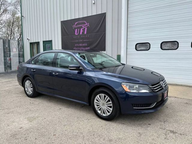 2014 Volkswagen Passat - Image 2