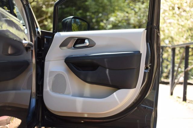 2021 Chrysler Pacifica - Image 14