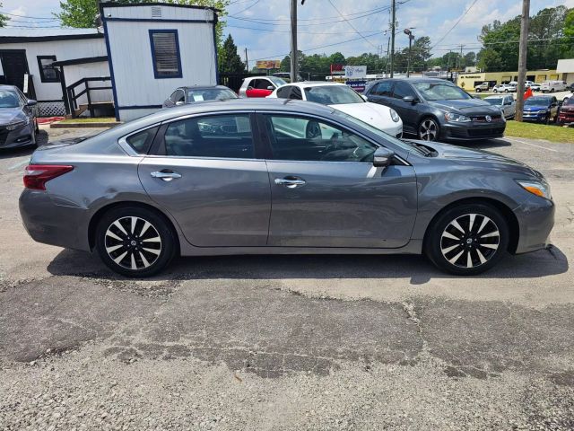 2018 Nissan Altima - Image 4