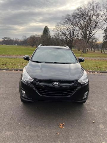2013 Hyundai Tucson Gls Sport Utility 4d - Image 2