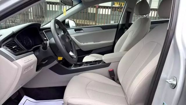 2019 Hyundai Sonata - Image 11
