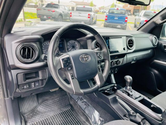 2018 Toyota Tacoma Double Cab - Image 29