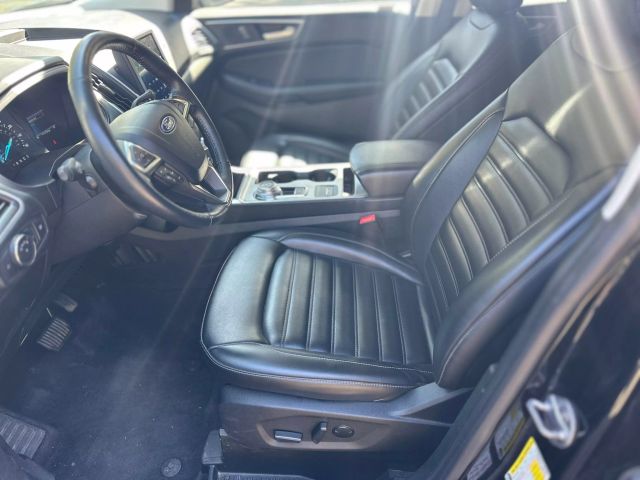 2022 Ford Edge - Image 2