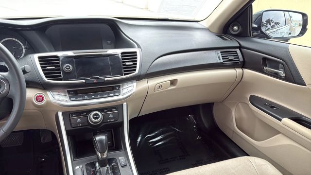 2014 Honda Accord - Image 24