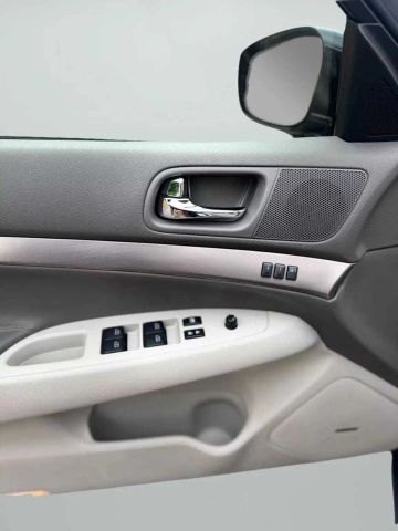 2011 Infiniti G - Image 16