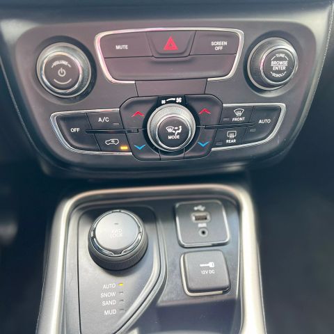 2017 JEEP COMPASS SUV 4-CYL, MULTIAIR, 2.4 LITER ALL NEW LATITUDE SPORT UTILITY 4D