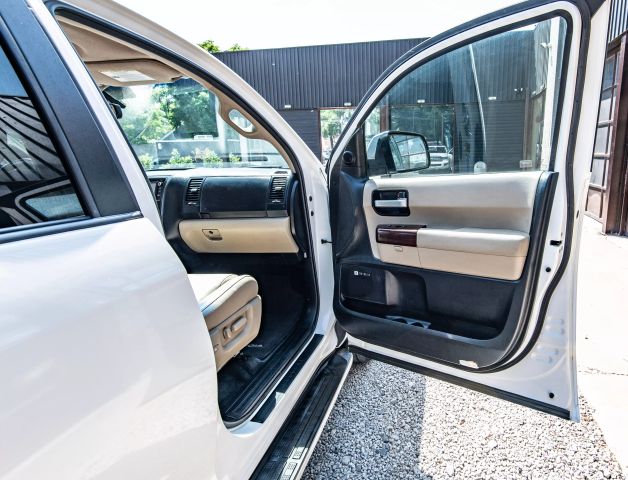2014 TOYOTA SEQUOIA SUV WHITE AUTOMATIC - Auto Masters of Carolinas