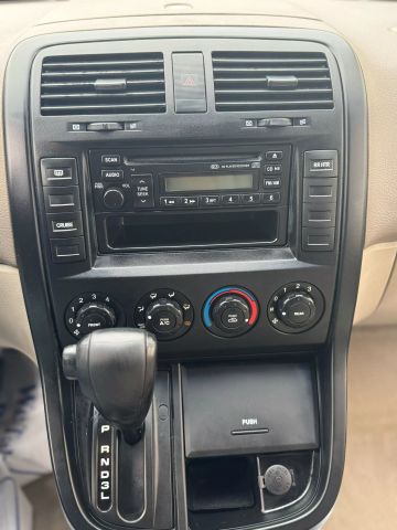 2005 Kia Sedona Ex Minivan 4d - Image 14