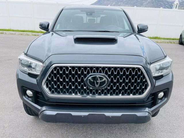 2018 Toyota Tacoma Double Cab - Image 4