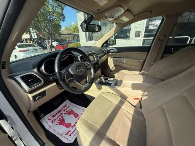 2017 Jeep Grand Cherokee - Image 19