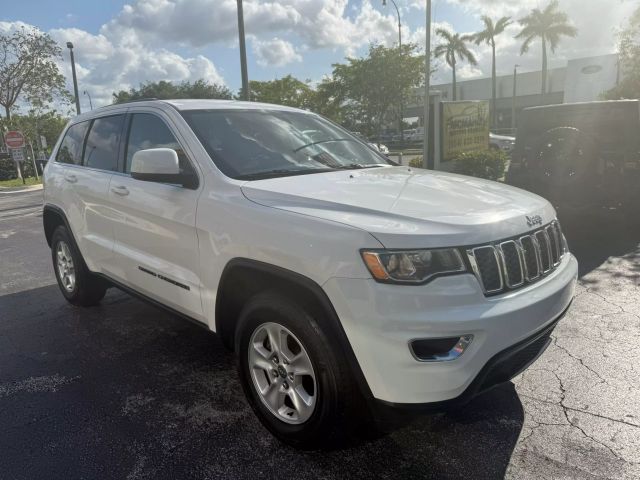 2017 Jeep Grand Cherokee - Image 2