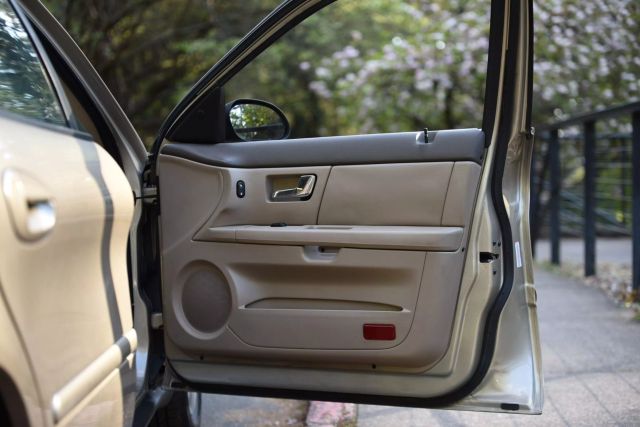 2001 Ford Taurus - Image 17
