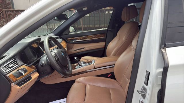 2015 Bmw 7 Series - Image 12