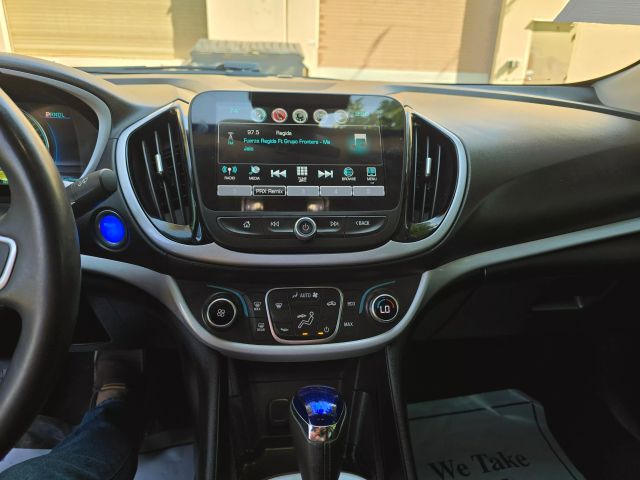 2017 Chevrolet Volt - Image 21