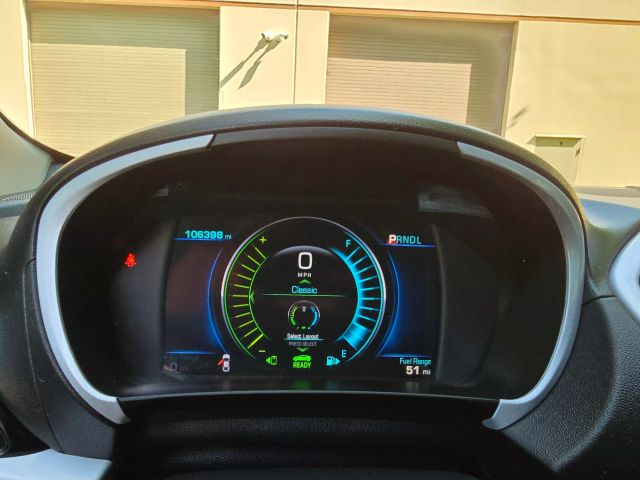 2017 Chevrolet Volt - Image 19