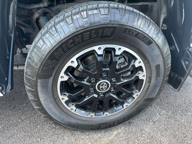 2022 Toyota Tundra Crewmax - Image 11