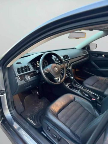 2014 Volkswagen Passat - Image 13