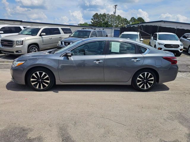 2018 Nissan Altima - Image 5
