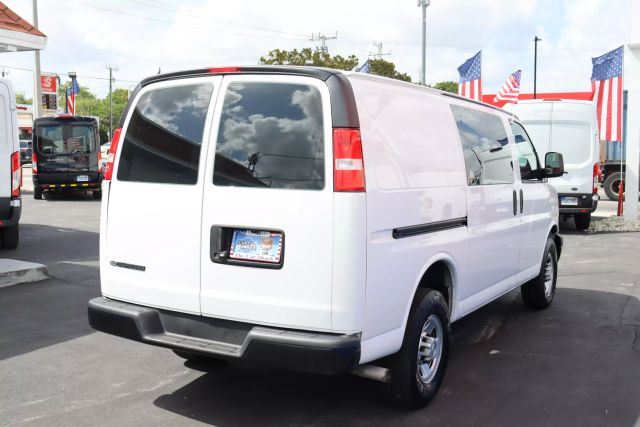 2018 Chevrolet Express 2500 Cargo - Image 15