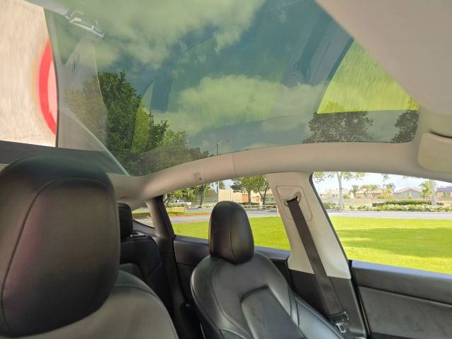 2022 Tesla Model Y - Image 24