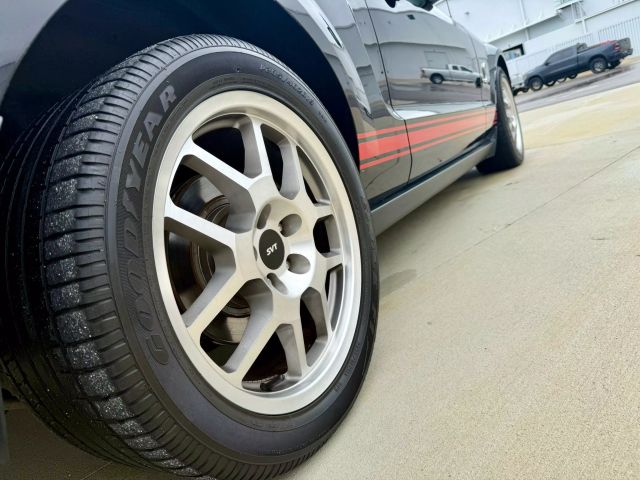 2007 Ford Mustang - Image 18