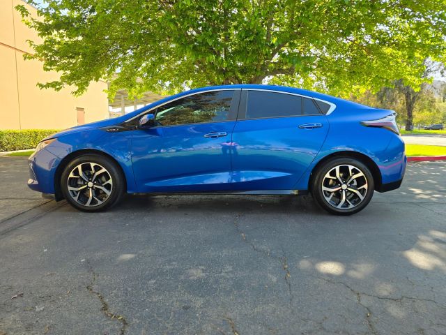2017 Chevrolet Volt - Image 5