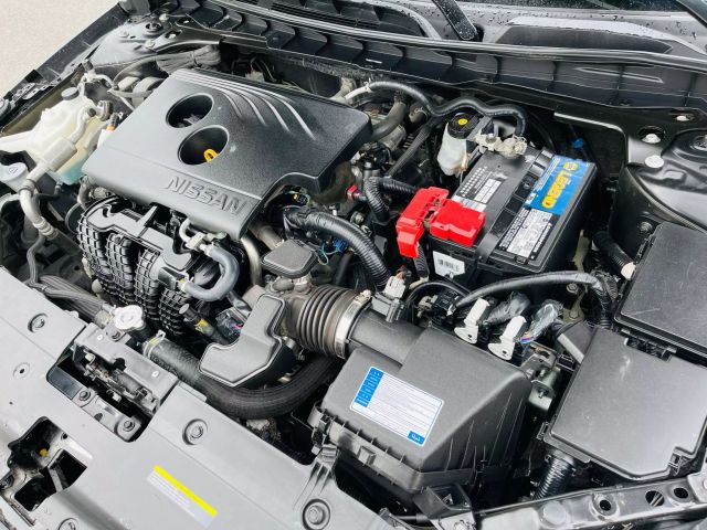 2019 Nissan Altima - Image 13