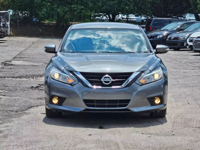 2018 Nissan Altima - Image 2