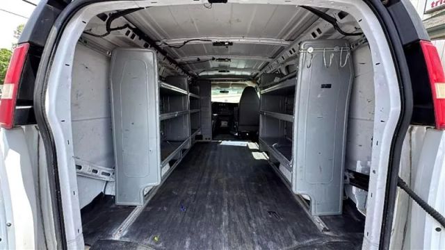2015 Chevrolet Express 2500 Cargo - Image 16