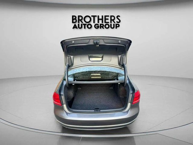 2014 Volkswagen Passat - Image 17