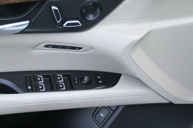 2017 Cadillac Ct6 - Image 11