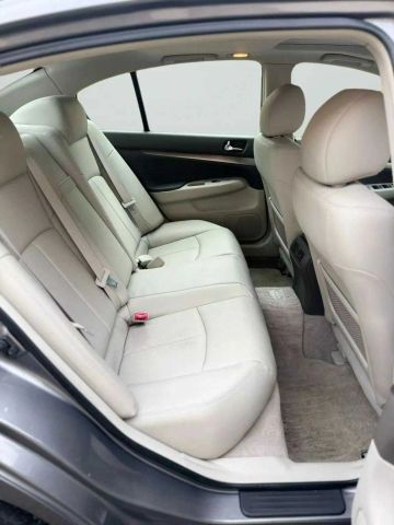 2011 Infiniti G - Image 18