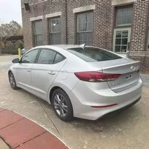 2017 Hyundai Elantra - Image 3