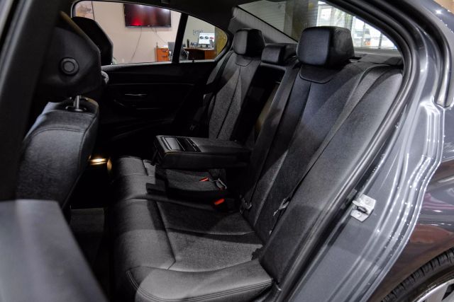2018 Bmw 3 Series 320i Xdrive Sedan 4d - Image 35