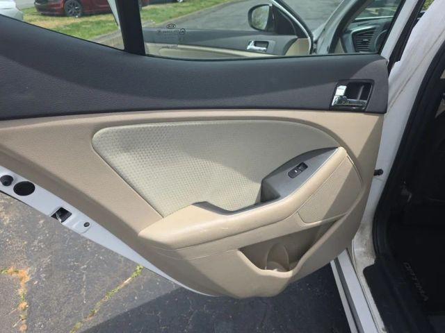 2012 Kia Optima - Image 19
