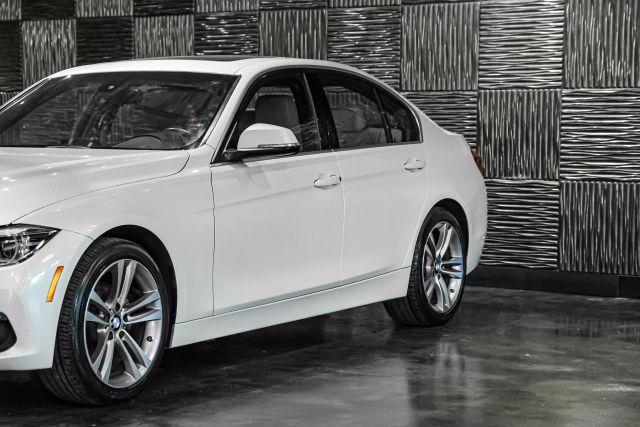 2018 Bmw 3 Series 330i Sedan 4d - Image 9