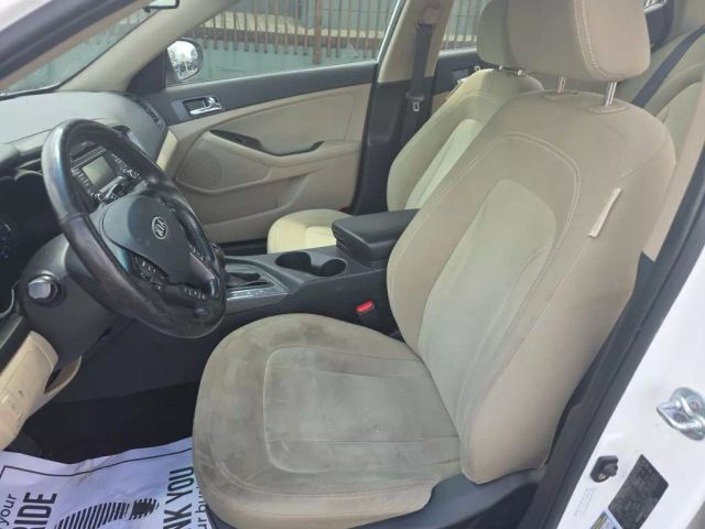2012 Kia Optima - Image 12
