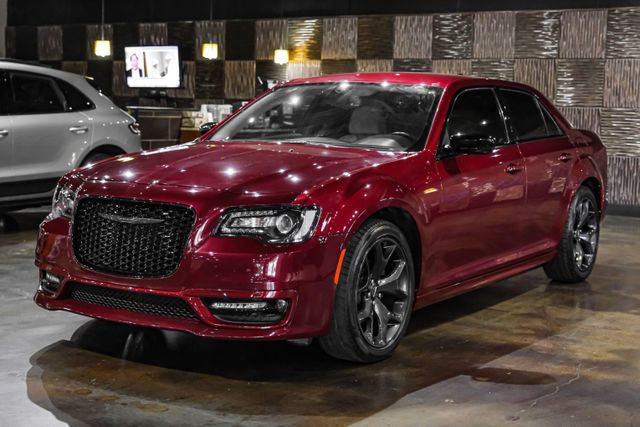 2020 Chrysler 300 300 Touring L Sedan 4d - Image 6