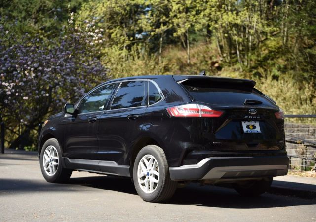 2022 Ford Edge - Image 4